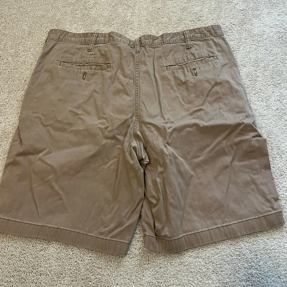 Men’s Khaki Shorts - Picture 4 of 8